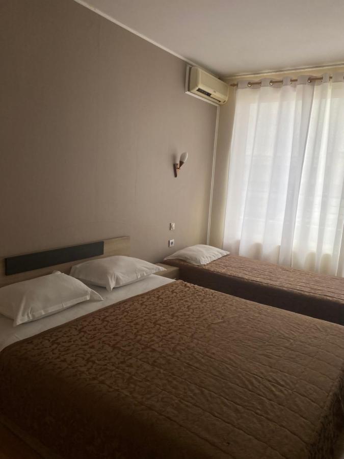 וארנה Danita Apartments & Diva Restaurant Bbq&Pool Bar מראה חיצוני תמונה