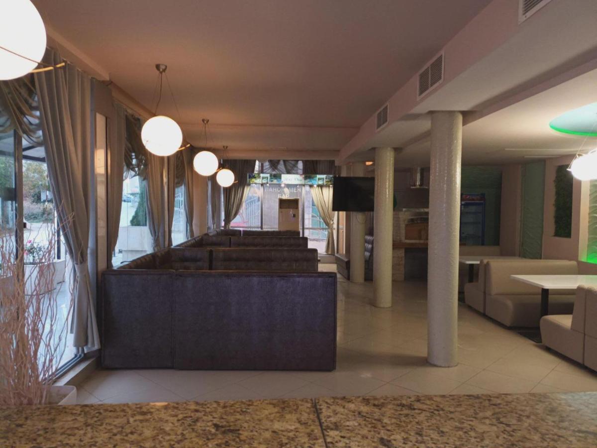 וארנה Danita Apartments & Diva Restaurant Bbq&Pool Bar מראה חיצוני תמונה