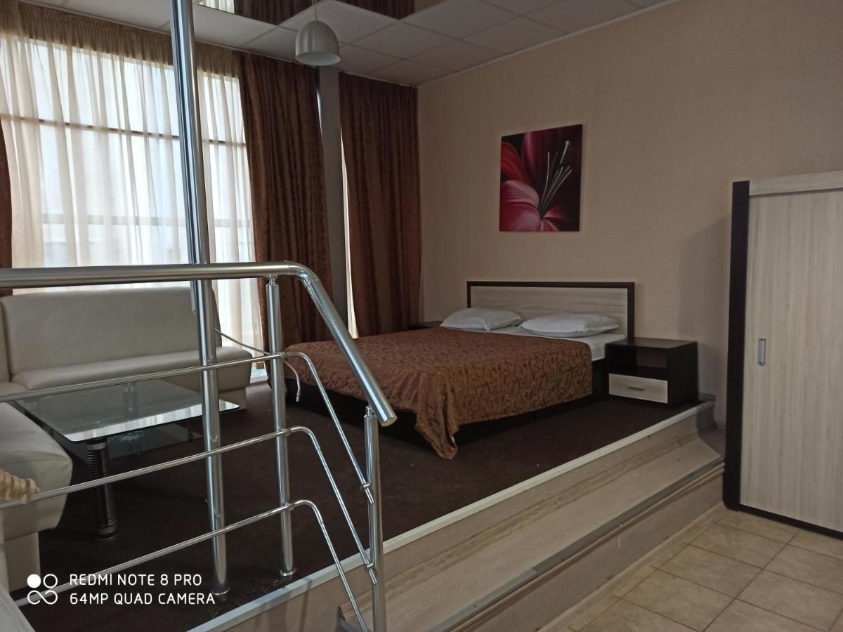 וארנה Danita Apartments & Diva Restaurant Bbq&Pool Bar מראה חיצוני תמונה