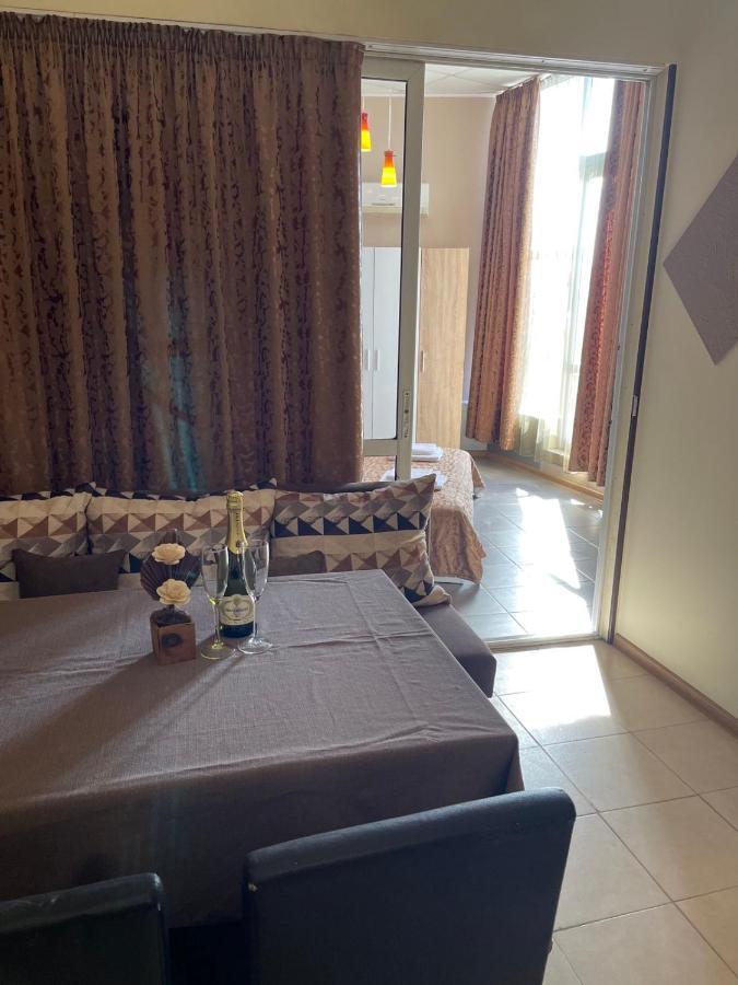 וארנה Danita Apartments & Diva Restaurant Bbq&Pool Bar מראה חיצוני תמונה