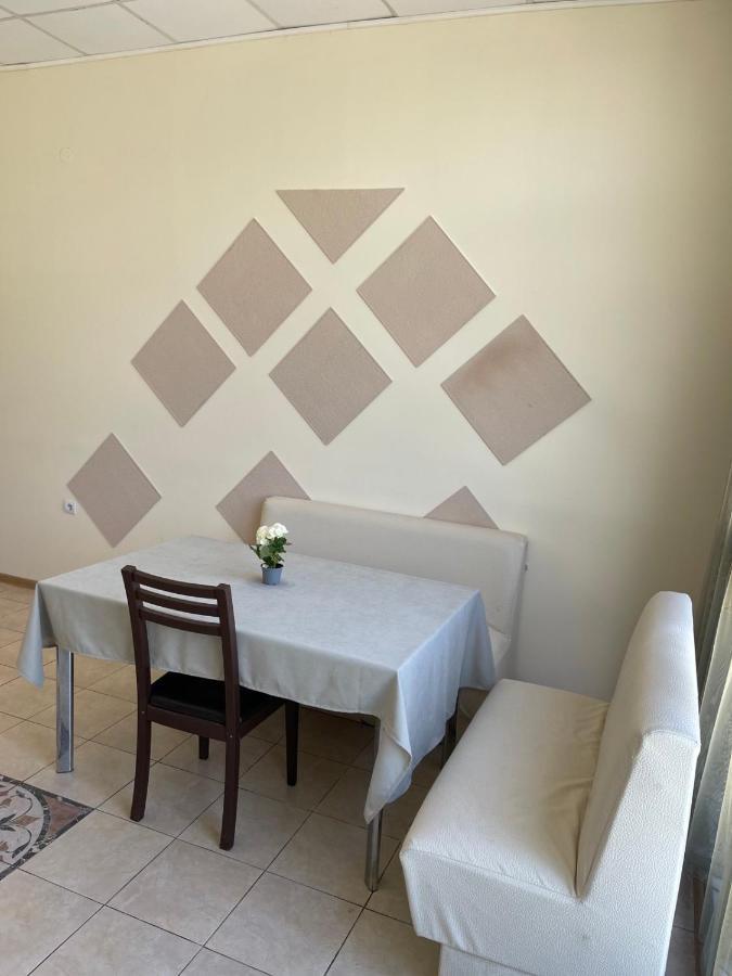 וארנה Danita Apartments & Diva Restaurant Bbq&Pool Bar מראה חיצוני תמונה
