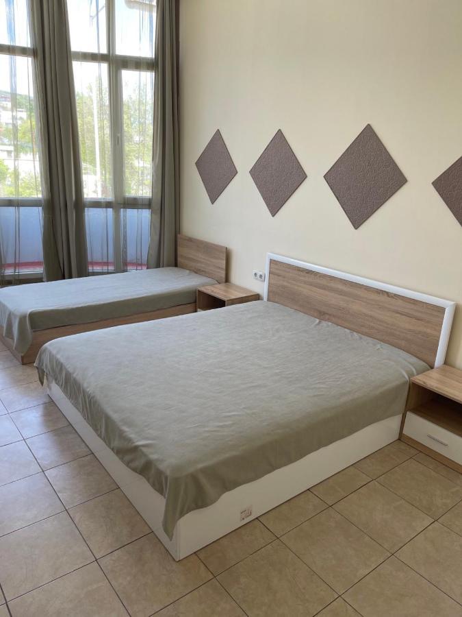 וארנה Danita Apartments & Diva Restaurant Bbq&Pool Bar מראה חיצוני תמונה
